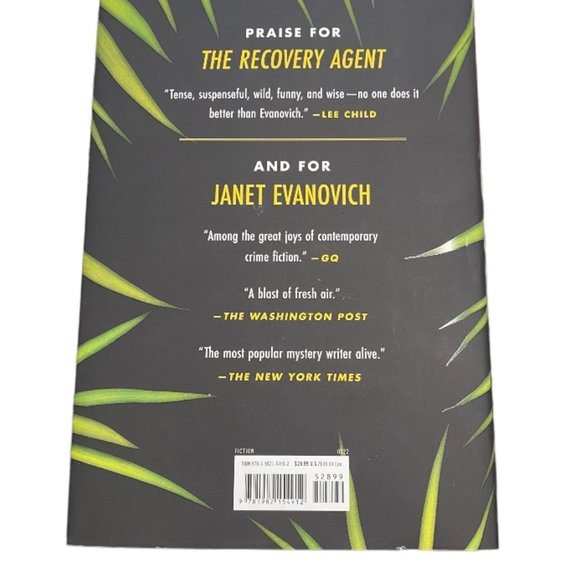 "The Recovery Agent" a Novel by Janet Evanovich -- Hardcover - Picture 2 of 3